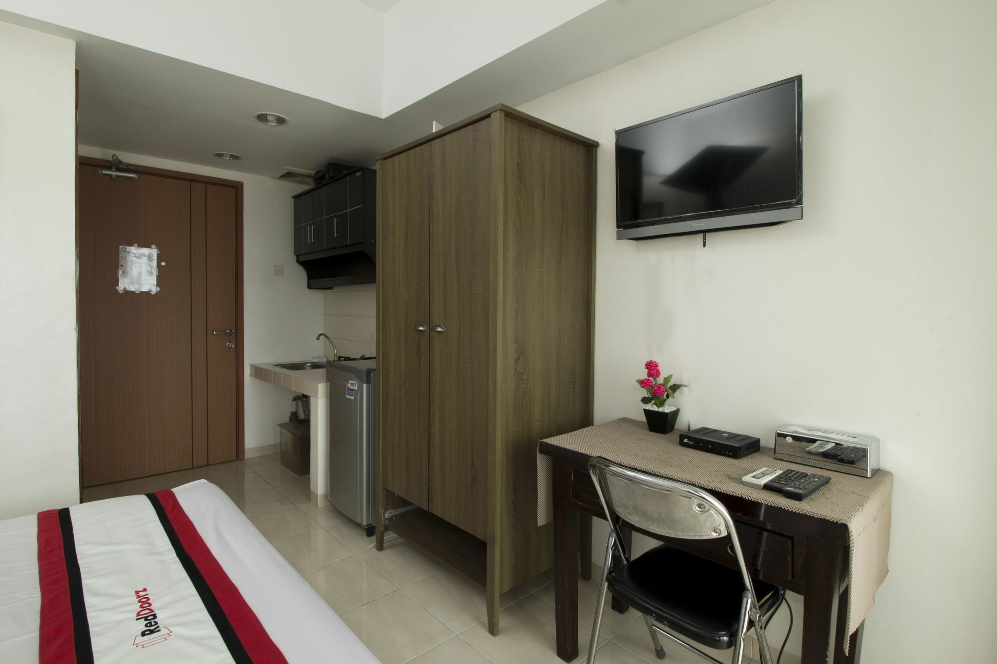 Reddoorz @ Margonda 3 Wisma tamu