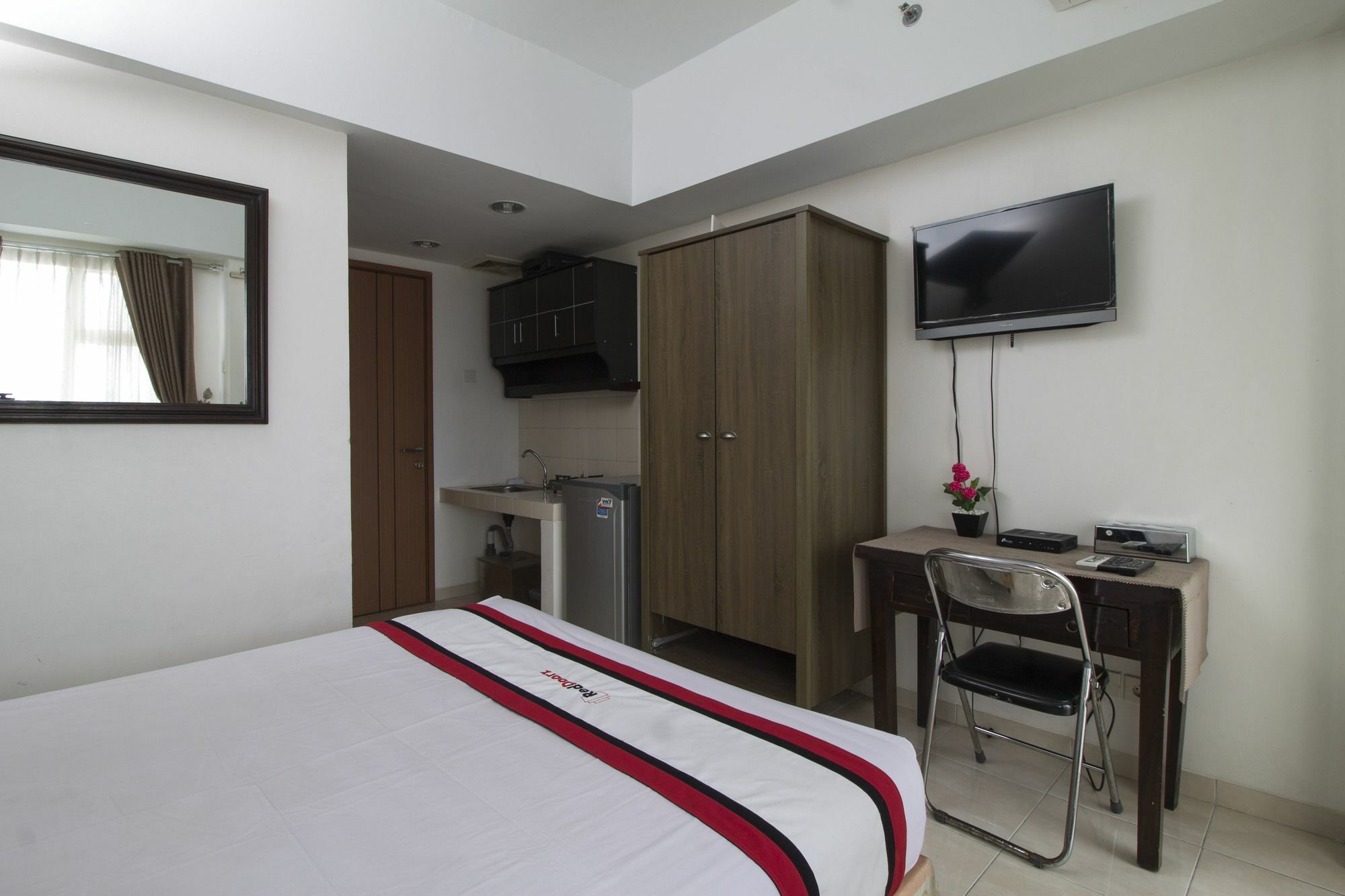 Wisma tamu Reddoorz @ Margonda 3 2*